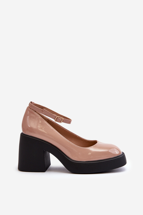 Sužné čerpadlá na masívnej päte a béžovej plošine