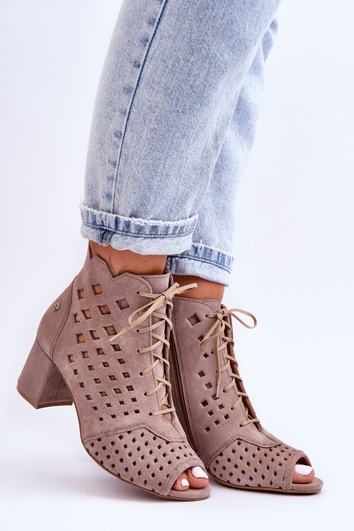 Semišové boty s prolamovaným vzorem Maciejka 05966-10 Tmavě béžová