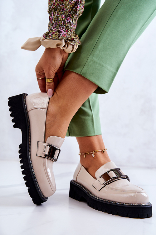 Maľovaná línia koríny späť