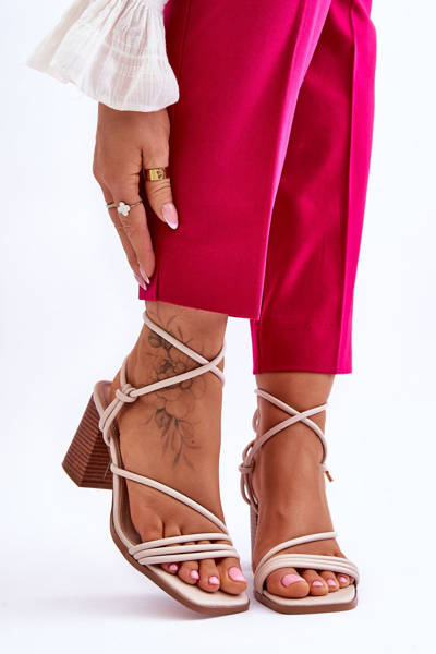 Dámske kožené sandále na post Seyna béžovej