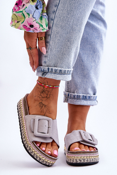 Dámske papuče na zdobenej platforme Gray Joyce