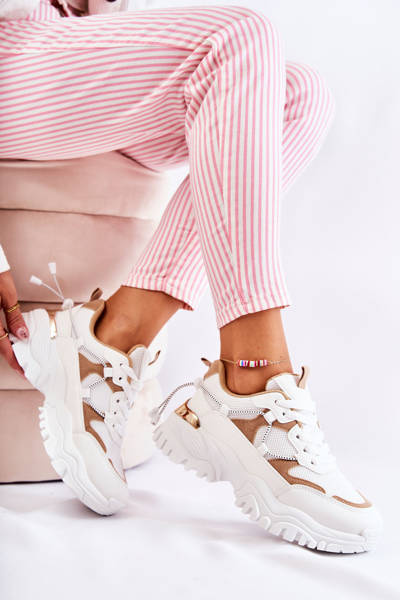 Módne materiálne športové topánky béžové a biele amariso