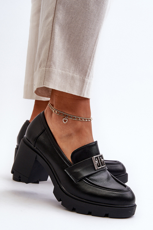 Dámské polobotky na robustním podpatku s ozdobou Černé Ranunca