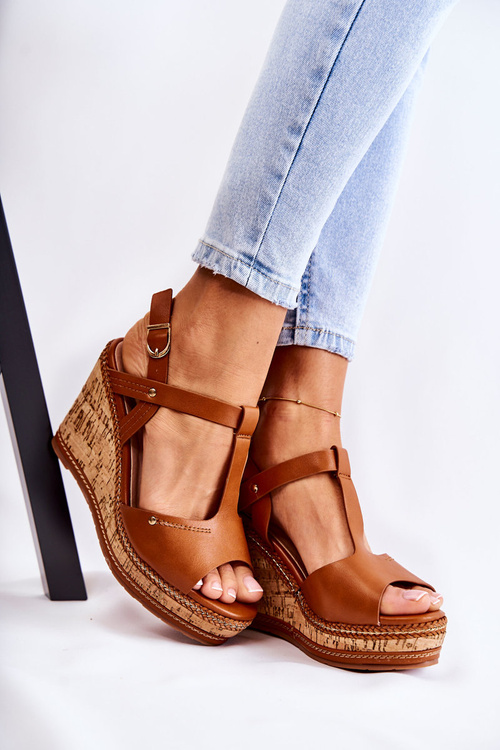 Klasické kožené sandále pre hnedé kliny Valerin