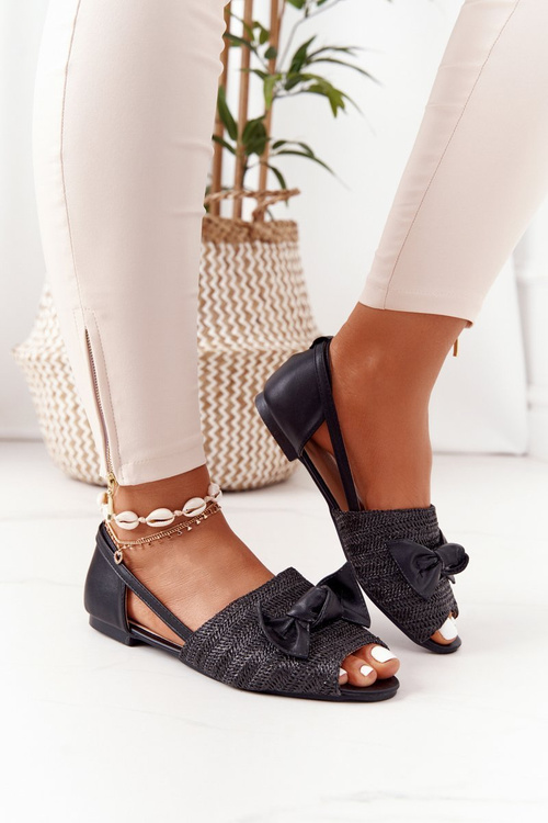 Ploché sandále s Lu Boo Black Braid