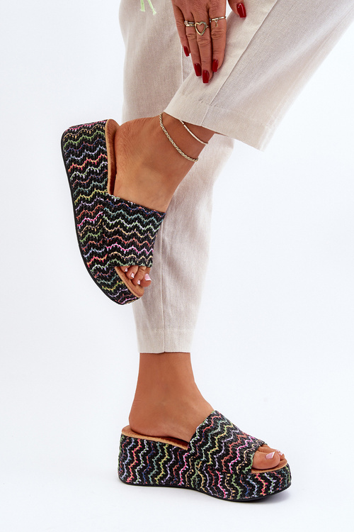 Dámske sandále na platforme čierne Vanarila