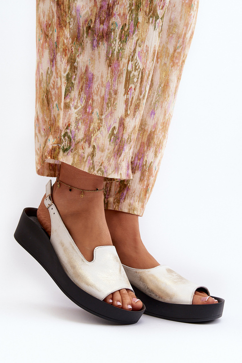 Dámské kožené sandály na tlusté podrážce zlatý potřený Zazoo 2893