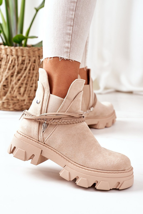 Izolované topánky, béžový nápad dobrý nápad