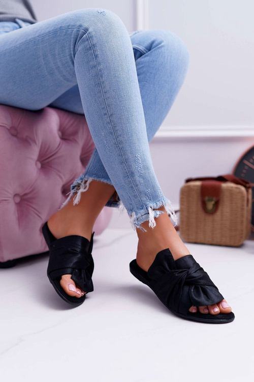 Čierna emilia lesklé žabky