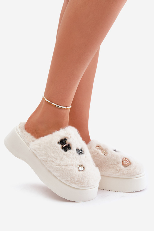 Dámske Fuzzy Papuče Na Hrubej Podošve S Doplňkami Svetlo Béžové Zintoria