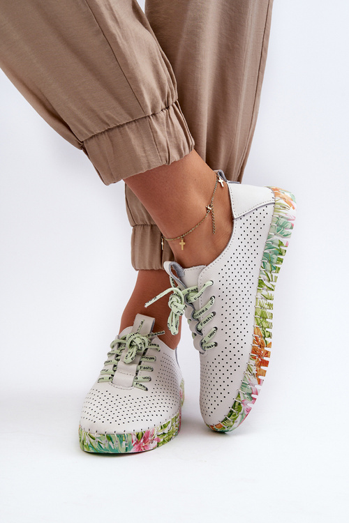 Dámske kožené topánky s bielymi šnurovkami Farnalea