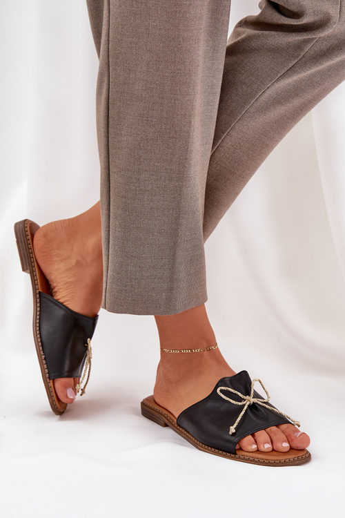 Sandal Na Plochéj Podošve S Ozdobnou Mašľou Čierne Deonelis