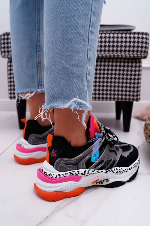 Dámske športové topánky čierne zaostrenie