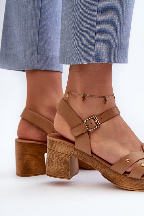 Dámske sandále na vysokom opätku z eko kože hnedé Assames