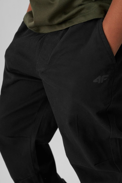 Chlapecké Jogger Kalhoty Casual Hladké 4F 4FJWMM00TTROM0812-20S Černé