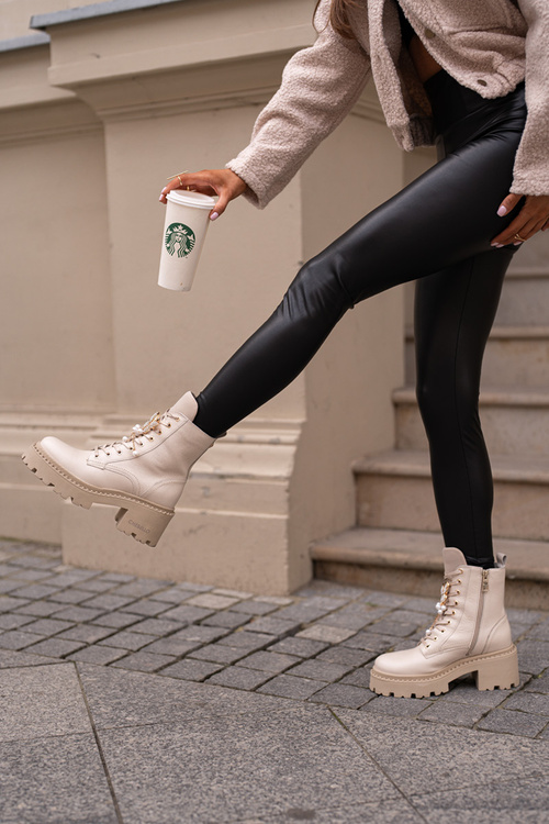 Kožené Boty Worker Dámské S Motýlem Béžové CheBello 4590