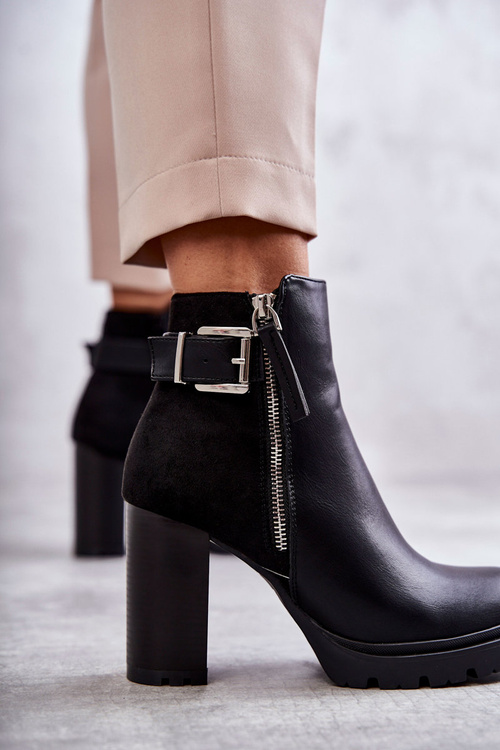 Kožené vysoké podpätky s dekoratívnou hradnou čiernou rositou