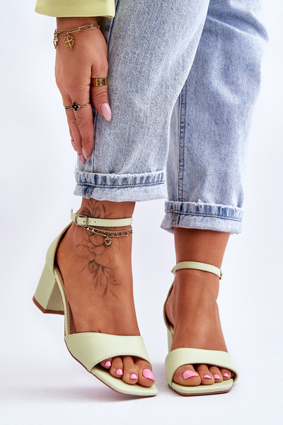 Sandále z kože s nízkym obsahom Whitney