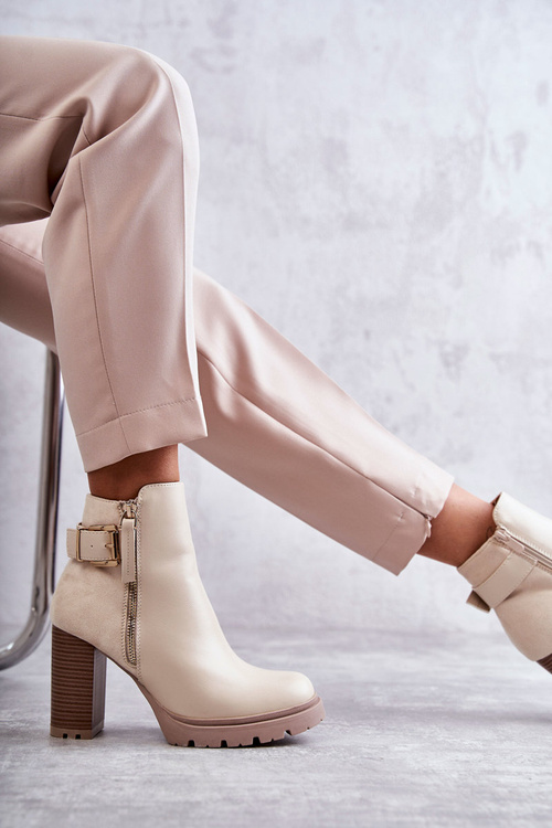 Kožené vysoké podpätky s dekoratívnou zámkovou béžovou rositou