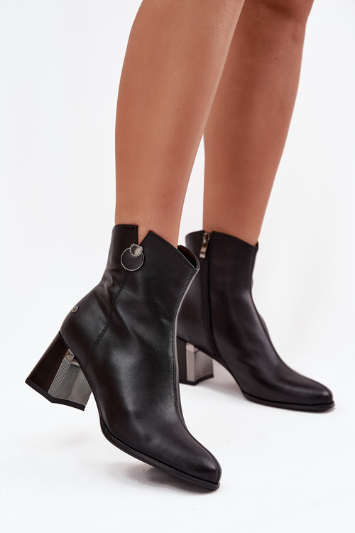 Zateplené kožené čižmy na päte Maciejka K7203-04 Čierne