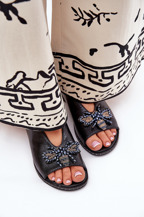 Lesklé Dámske Sandále S Dekoráciou Ploché Čierne Russona