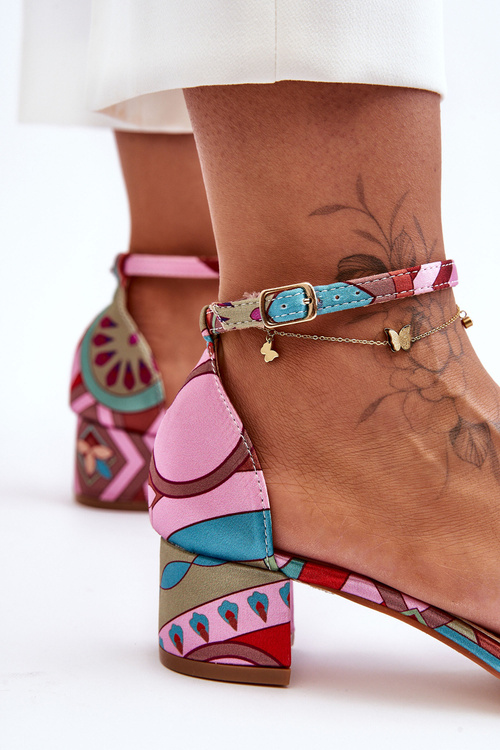 Satin High podpätky v ružovom mixe ma inšpirujú!