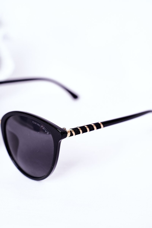 Slnečné okuliare s polarizáciou čiernou farbou