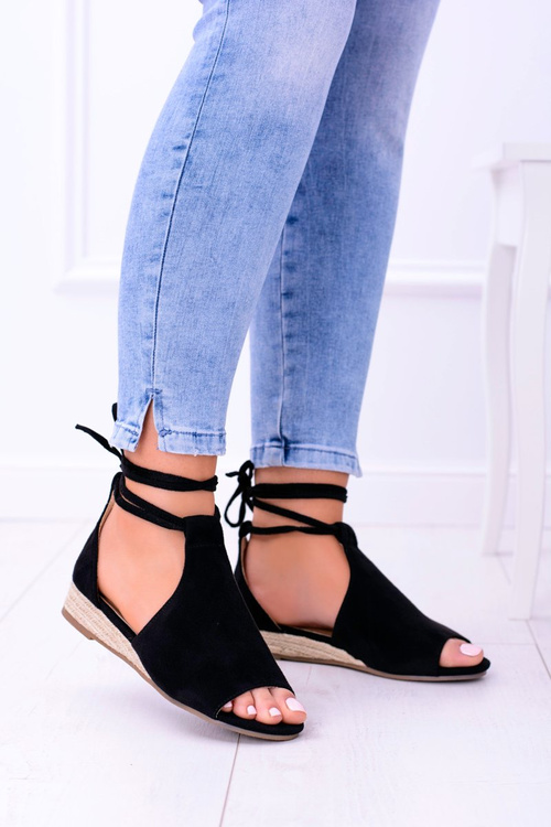 Čierne semišové sandále na svetelnom klinovom klinoch