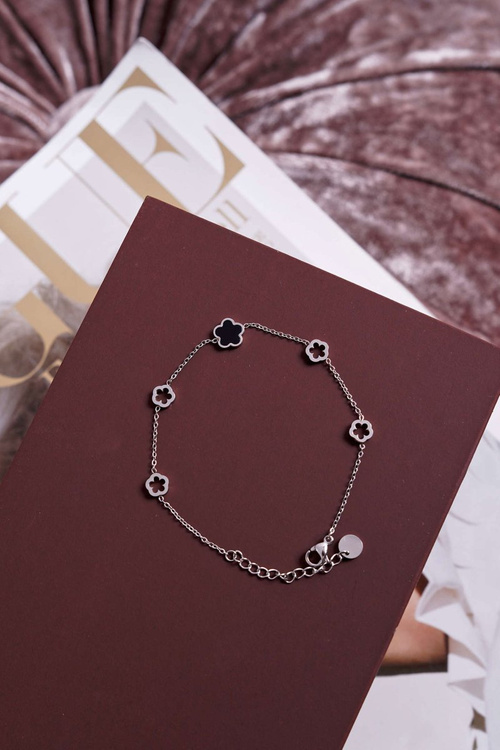 Dámsky náramok celebrity strieborný ďatelina