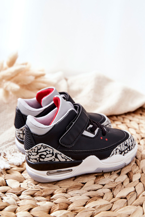 Detské športové topánky čierna a červená bielizeň