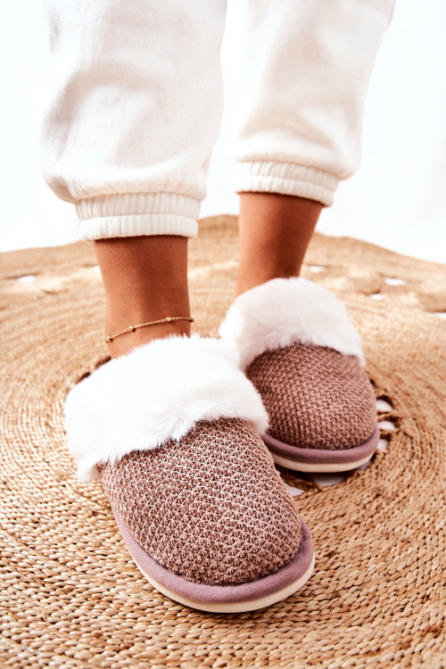 Papcie izolovaný s jasne hnedou flarínovou kožušinou