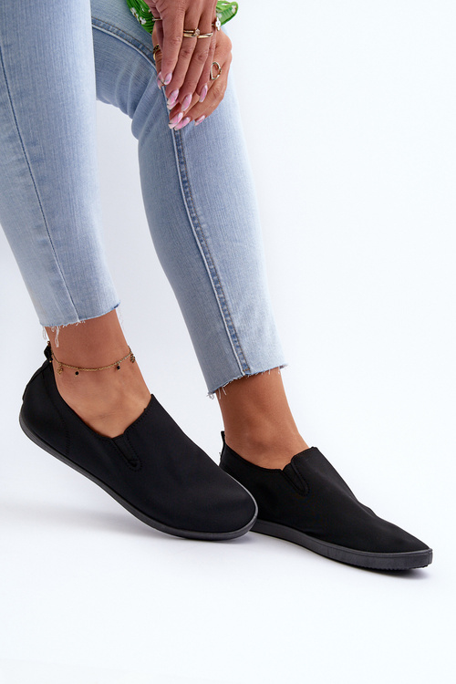 Dámske čierne tenisky Slip-On Lovinia