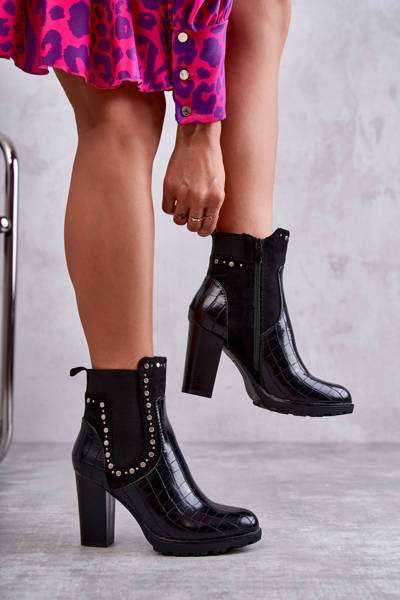 Black Wissey Snake topánky na príspevku s kamienkami