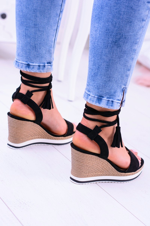 Dámske sandále s čiernymi klinmi