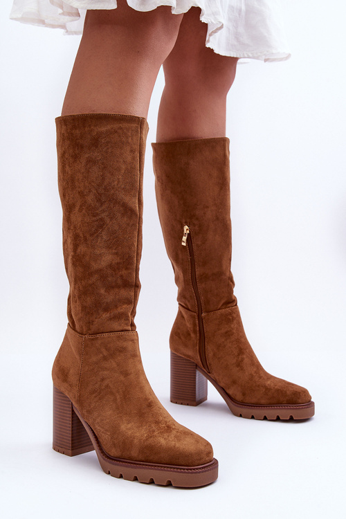 Semišové topánky na masívnej hnedej päte Virdana