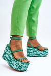 Módní sandály na klínu se vzory Zelene Claria