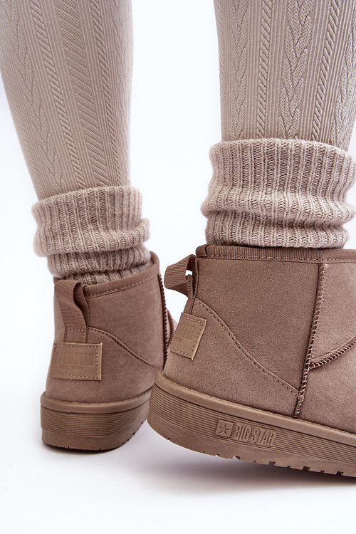 Izolované tmavé béžové snehové topánky žien veľká hviezda KK274294