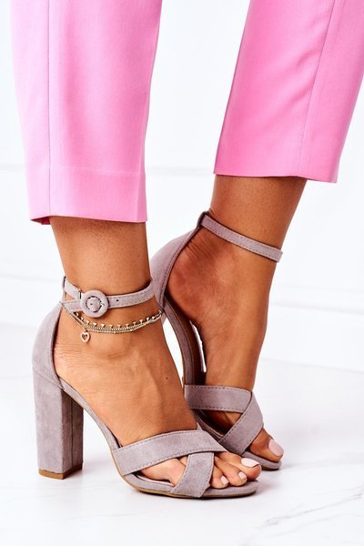 Semišové sandále na stĺpiku šedé Destino