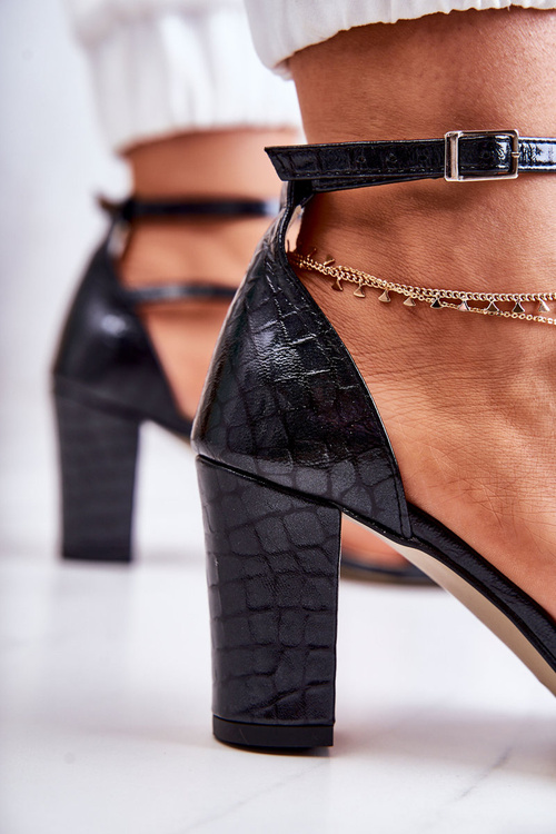 Dámske kožené sandále s kryštálmi Čierna Ramona