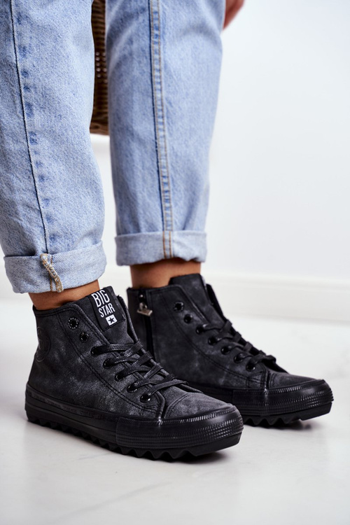 Dámske tenisky s veľkou hviezdou High Izolované čiernymi GG274069