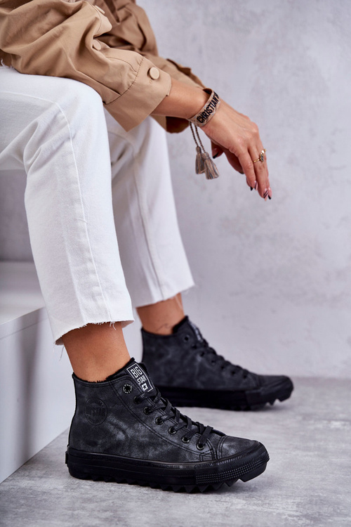 Dámske tenisky s veľkou hviezdou High Izolované čiernymi GG274069