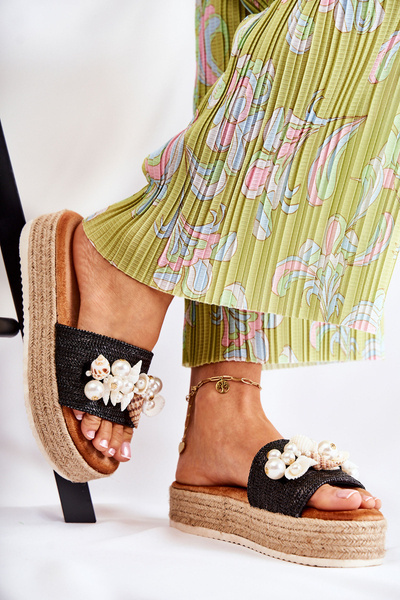 Dámske papuče platformy s škrupinami čierna tolita