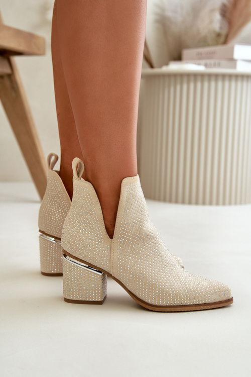 Ozdobené dámske čižmy na podpätku s špicatými prstami béžové Fararia
