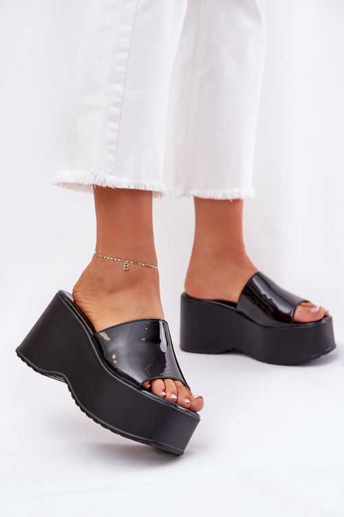 Lakované Dámské Pantofle Na Platformě A Podpatku Černé Nellevia