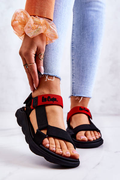 Dámske športové sandále Lee Cooper LCW-22-34-0954L Čierna a červená