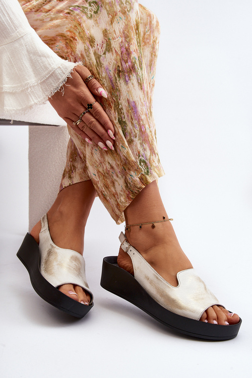 Dámské kožené sandály na tlusté podrážce zlatý potřený Zazoo 2893