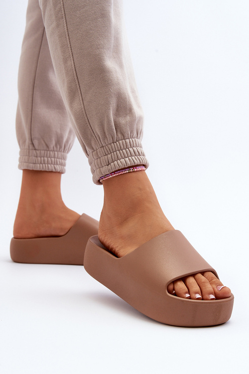 Dámské žabky na tlusté podrážce hnědé Oreithano