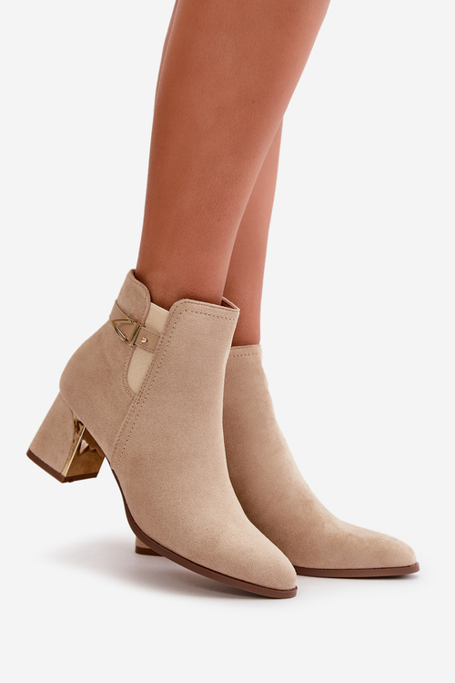 Dámske členkové topánky na opätku so zipsom z eko-zamšu v svetlo béžovej farbe Bonucci