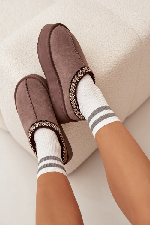 Nízké semišové sněhule pro ženy s výšivkou na platformě Vinceza 97960 hnědé