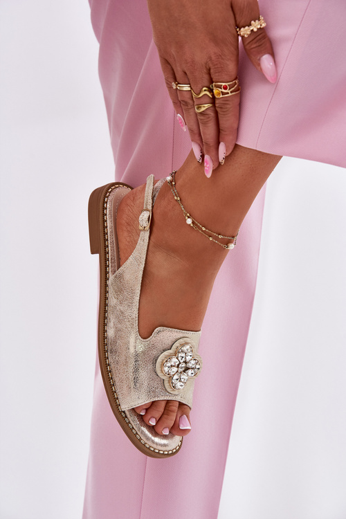 Dámske sandále Na Plochéj Päte S Dekoratívnym Detailom S.Barski KV51-080 Zlaté